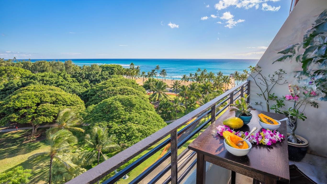 Hilton Hawaiian Village Waikiki Beach Resort Reviews, Deals & Photos 2023 -  Expedia